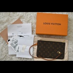 👜authentic👜Louis Vuitton pouch from Neverfull GM